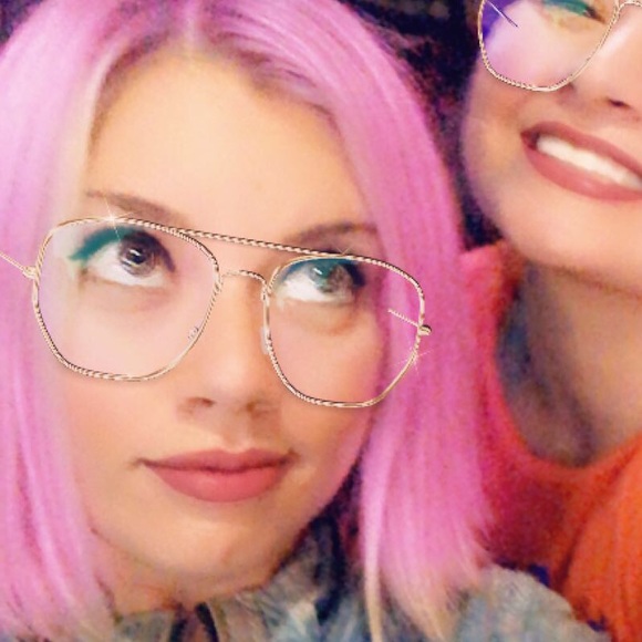 Meet your Posher, Jasmine - Picture 3 of 5